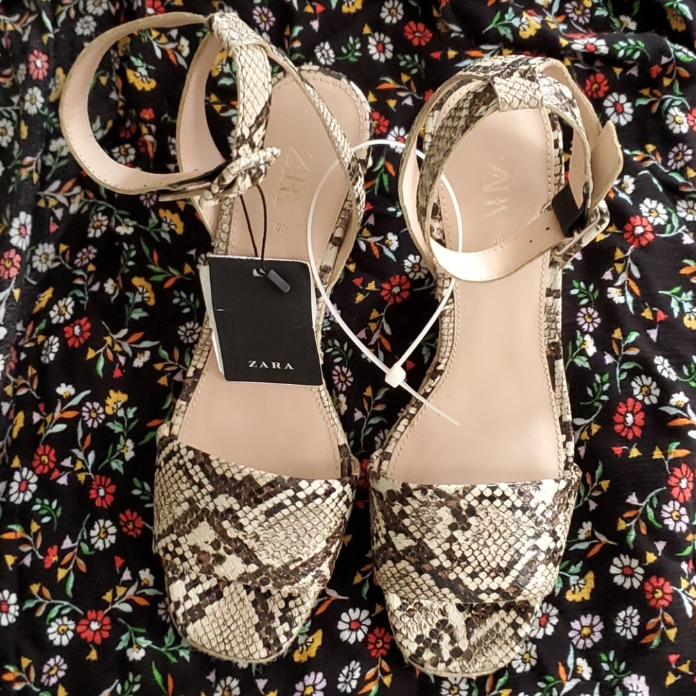 NWT Zara Wedge Shoes
